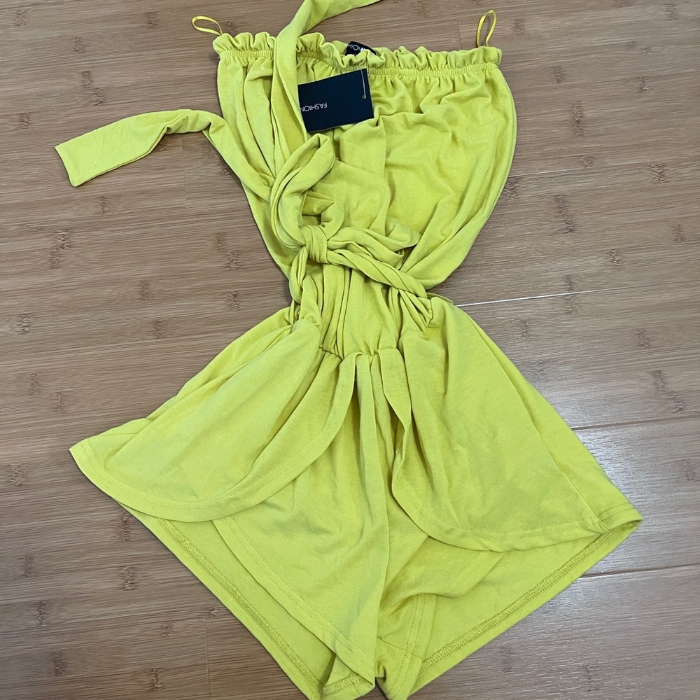 FASHION NOVA ROMPER - Picture 6 of 6